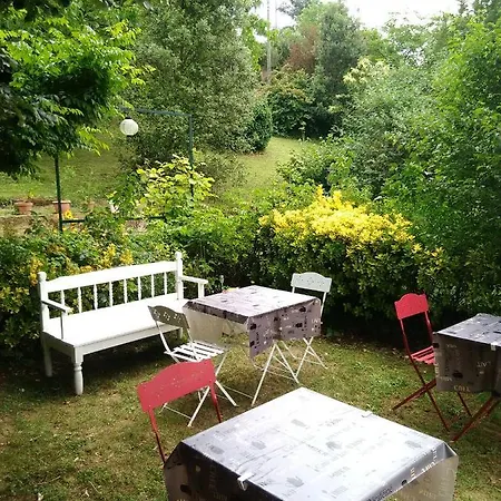 Chambres D'hotes Le Casse Noix B&B 사흘라 라 카네다