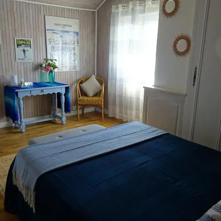 Chambres D'hotes Le Casse Noix B&B 사흘라 라 카네다