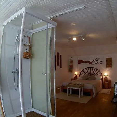 Chambres D'hotes Le Casse Noix B&B 사흘라 라 카네다