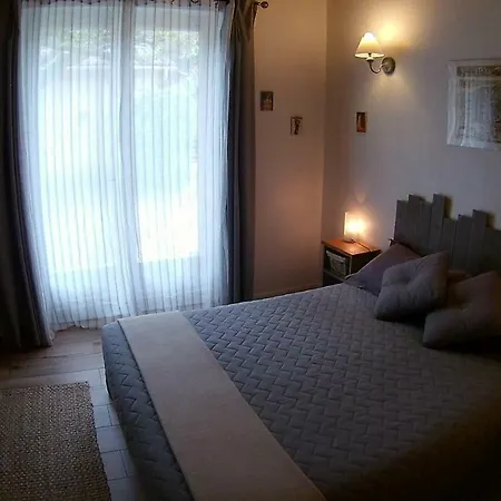 Chambres D'hotes Le Casse Noix B&B